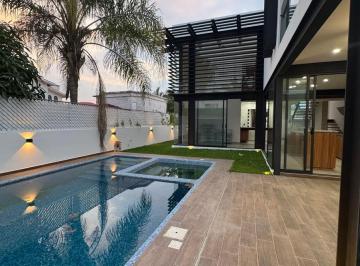 Casa · 325m² · 4 Recámaras · 2 Estacionamientos · Venta de Casa Nueva en Fraccionamiento en Lomas de Cocoyoc, Morelos