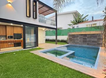 Casa · 325m² · 4 Recámaras · 2 Estacionamientos · Casa en Nueva en Fraccionamiento en Lomas de Cocoyoc, Morelos