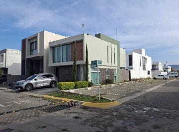 Casa · 190m² · 3 Recámaras · 3 Estacionamientos · Casa en Casa Fuerte