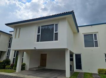 Casa de 3 habitaciones, Metepec · Casa de Las Fuentes, San Salvador Tizatlalli