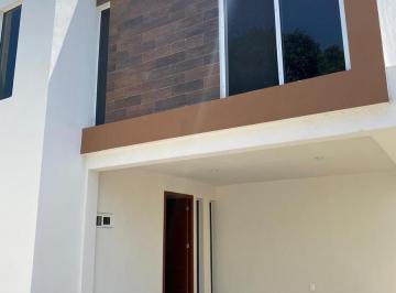 Casa · 135m² · 3 Recámaras · 2 Estacionamientos · Casa en Venta en Col. Laguna de La Puerta, Tampico Tamaulipas.
