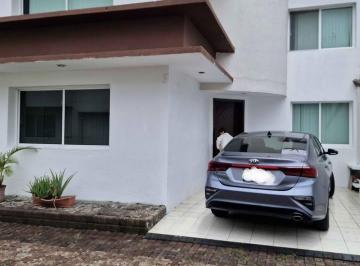 Casa · Linda Casa en Venta en Xalapa por La Calle Coronel Pablo Frutis