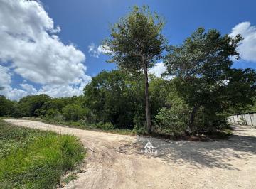 Terreno / Lote de 1 habitación, Cancún · Terreno en Venta Cerca de Av Huayacan 1,983 m²