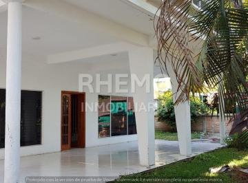 Casa · 500m² · 6 Recámaras · 2 Estacionamientos · Casa en Venta en Col. 27 de Septiembre, Poza Rica, Ver.