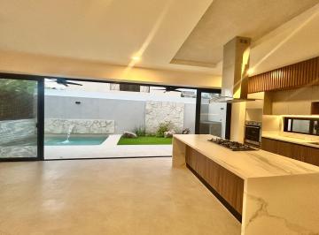 Casa de 4 habitaciones, Cancún · Casa en Venta 4 Recamaras Vía Cumbres Cancún