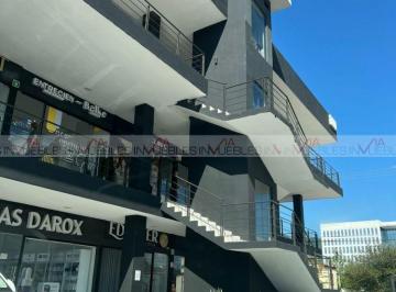 Local comercial · 42m² · 1 Recámara · 100 Estacionamientos · Local Comercial en Renta en Monterrey