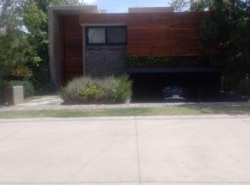 Casa en condominio de 4 habitaciones, Tlajomulco de Zúñiga · Residencia Inteligente en El Cielo Country Club, Tlajomulco de Zuñiga, Jal.