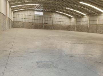 Local comercial de 3 habitaciones, León · Bodega en Renta de 2700 m² con Rampa de Carga y Descarga
