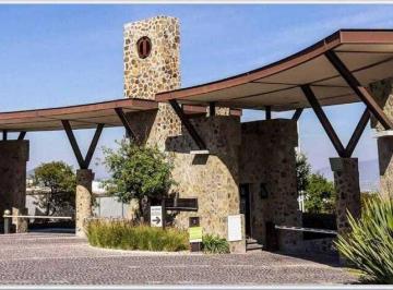 Casa en condominio · 1m² · 3 Recámaras · 2 Estacionamientos · Casa Nueva en Venta en Zibata