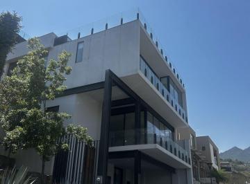 Casa de 4 habitaciones, San Pedro Garza García · Casa en Venta en San Pedro