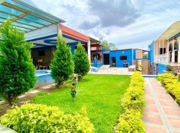 Quinta · 3000m² · 5 Recámaras · 10 Estacionamientos · Quinta con Rancho en Venta en Cajititlán