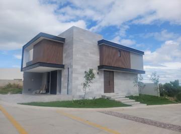 Casa · 275m² · 4 Recámaras · 2 Estacionamientos · Casa en Venta Lomas del Molino 4 Recámaras, 1 en Planta Baja