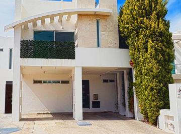 Casa · 230m² · 4 Recámaras · 2 Estacionamientos · Casa en Venta Residencial San Luis Potosi