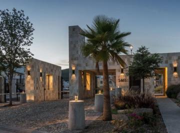Casa · 210m² · 4 Recámaras · 2 Estacionamientos · Casa en Venta en Ampliación del Refugio 3, Querétaro