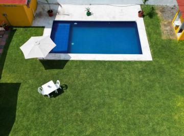 Casa · 220m² · 3 Recámaras · 1 Estacionamiento · Casa en Privada Venadito | Alberca | 3 Rec | Jardín