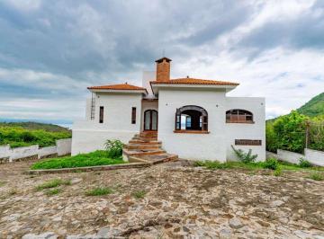 Casa , Ixtlahuacán de los Membrillos · Wow Maginifca Vista Al Lago! Casa Jucum en Ixtahuacan de Los Membrillos!