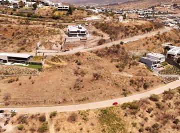 Terreno / Lote · 2208m² · Terreno con Vista Al Campo de Golf en Tres Marías, Morelia