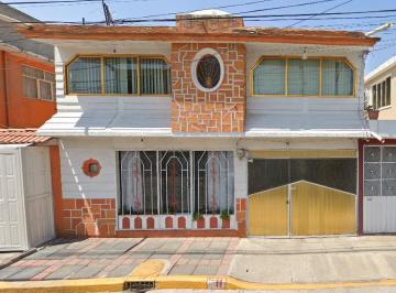 Casa de 3 habitaciones, Ecatepec de Morelos · Casa en Remate en Ecatepec de Morelos