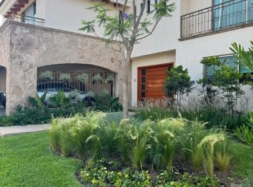 Casa en condominio · 601m² · 4 Recámaras · 4 Estacionamientos · Residencia en Lomas del Valle con 4 Recámaras, 4 Estacionam y Espacios Increibles