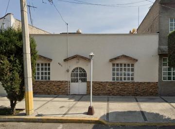 Casa de 4 habitaciones, Gustavo A. Madero · Casa en Remate en Gustavo A. Madero