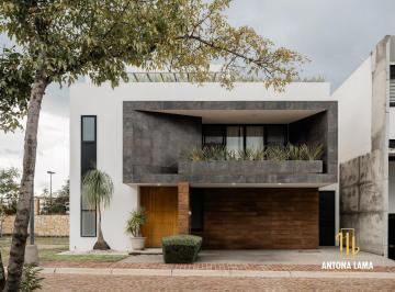Casa · 365m² · 5 Recámaras · 2 Estacionamientos · Casa en Venta en Parque La Loma de Gran Reserva, Lomas de Angelópolis