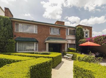 Casa de 4 habitaciones, Cuajimalpa de Morelos · Casa con 649 m² de Superficie de Terreno, 4 Habitaciones en Venta en Bosques de Las Lomas