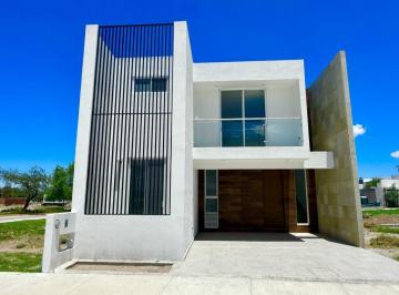 Casa de 4 habitaciones, Aguascalientes · Casas en Venta en Aguascalientes Surponiente en Xarama Amplia Super Funcional
