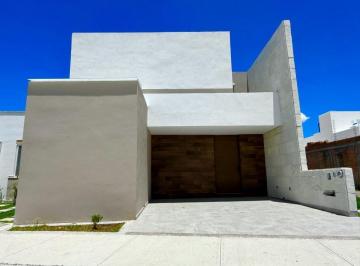 Casa de 4 habitaciones, Aguascalientes · Casas en Venta en Aguascalientes Surponiente en Xarama Hermosa y Funcional