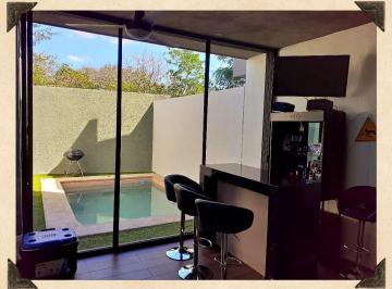 Casa · 215m² · 3 Recámaras · 2 Estacionamientos · Preciosa Casa en Venta Merida, Montebello con Alberca (Avc - 2613)