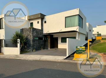 Casa · 234m² · 3 Recámaras · 2 Estacionamientos · Casa en Venta en Lomas de La Rioja
