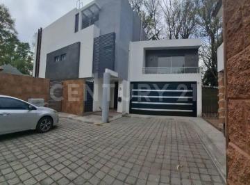 Casa · 378m² · 4 Recámaras · 4 Estacionamientos · Venta de Casa Amueblada en Puebla, Fraccionamiento Moratilla.