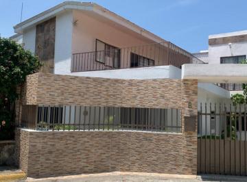 Casa · 198m² · 5 Recámaras · Renta Casa Col. El Vergel, Cuernavaca
