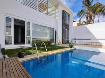 db59e15e47a01ad54f5e6bc76bd62309e44407bb9424ef478d9535ded24bc4d0 · Casa en Venta en Col. Delicias, Privada con Reja Eléctrica