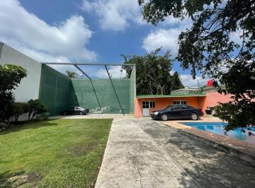 8a6040addda7c34ce57cb460b93f924f9844c623dacfbf2b8e0ef770e4490931 · Casa en Venta con Alberca, Jardín y Locales, Col. Carolina