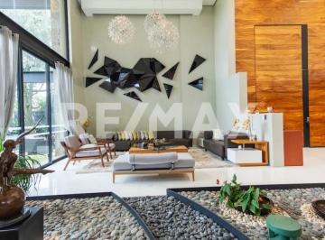 Casa · 958m² · 4 Recámaras · 7 Estacionamientos · Casa en Venta en Bosques de Las Lomas - (4)