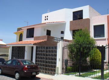 Casa de 4 habitaciones, Pachuca · Casa en Venta en Arboledas de San Javier Pachuca