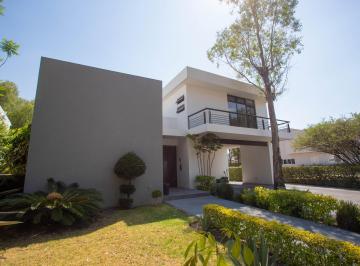 Casa de 3 habitaciones, Corregidora · Venta de Casa en Queretaro en Balvanera Golf Polo Country Club Frente Al Bosque