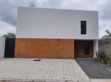 Casa · 249m² · 4 Recámaras · 3 Estacionamientos · Casa en Venta - (4)