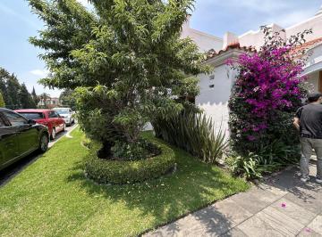 Casa · 375m² · 4 Recámaras · 4 Estacionamientos · Casa en Venta en Providencia Metepec