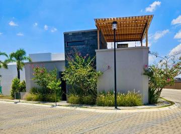 Casa de 3 habitaciones, San Andrés Cholula · Hermosa Casa con Roof en Lomas de Angelopolis a 4 Min de Chedraui Cascatta