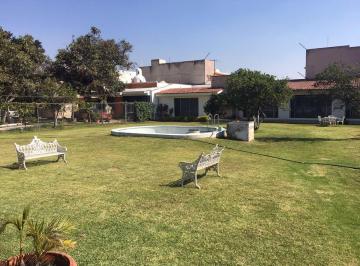 Casa de 8 habitaciones, Zapopan · Casa Venta Campestre Los Pinos un Nivel 8 Recamaras 4 Baños 6 Estacionamientos.