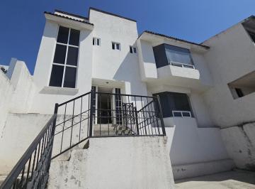 Casa · 201m² · 3 Recámaras · 2 Estacionamientos · Casa en Venta en Tejeda, Corregidora, Queretaro