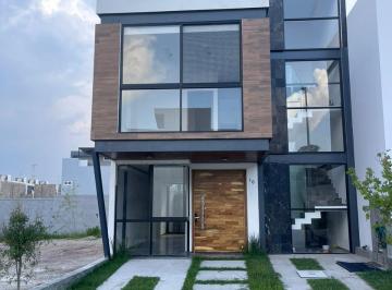 Casa de 3 habitaciones, Zapopan · Casa en Venta en Valle Imperial Coto Castaños