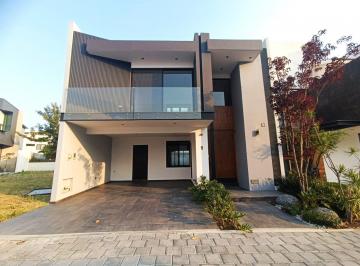 Casa · 240m² · 3 Recámaras · 2 Estacionamientos · Casa en Venta en Lomas de Angelópolis