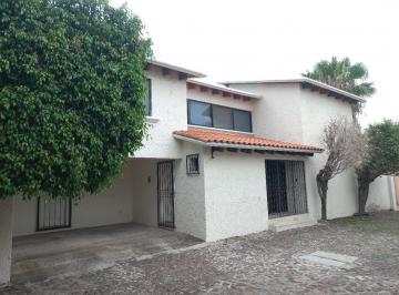 Casa · 237m² · 3 Recámaras · 2 Estacionamientos · Casa en Venta