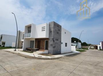Casa · 188m² · 3 Recámaras · 2 Estacionamientos · Casa en Venta en Fraccionamiento Lomas del Dorado Boca del Rio