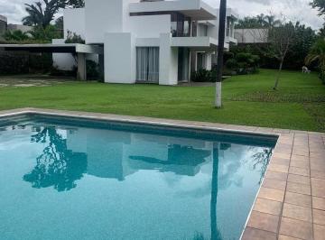 Casa · 650m² · 5 Recámaras · 14 Estacionamientos · Casa en Venta, Reforma, Cuernavaca