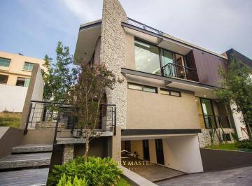 Casa de 4 habitaciones, Zapopan · Casa de Lujo en Venta en Puerta del Bosque con Elevador