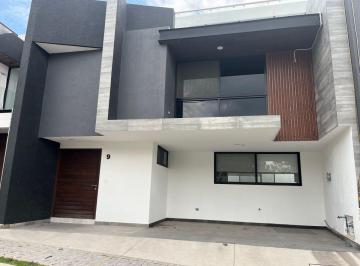 Casa · 165m² · 3 Recámaras · 2 Estacionamientos · Renta de Casa Moderna Nueva Zona Lomas de Angelópolis Cáscata, San Andrés