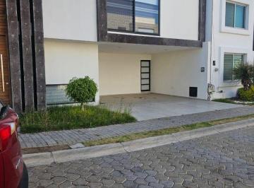 Casa 200m² Renta San Bernardino Tlaxcalancingo · Renta de Casa Nueva en Zona Lomas de Angelópolis 2 San Andrés Cholula, con Jardin!